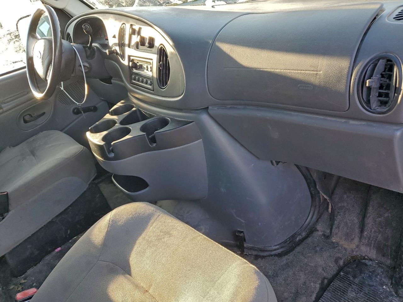 2006 FORD ECONOLINE E150 VAN photo 15