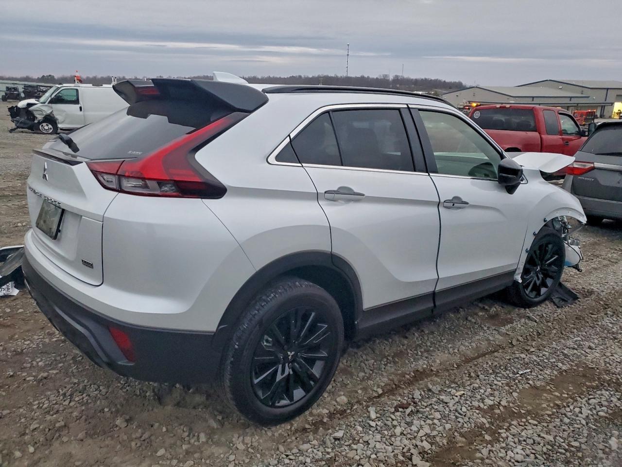 2025 MITSUBISHI ECLIPSE CROSS SE photo 7