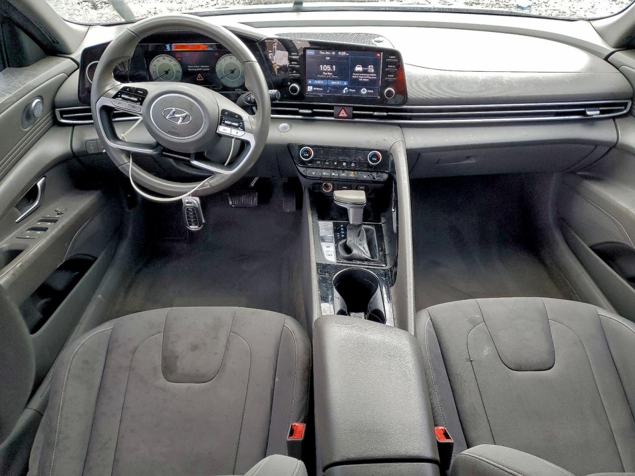 2022 HYUNDAI ELANTRA SEL photo 15