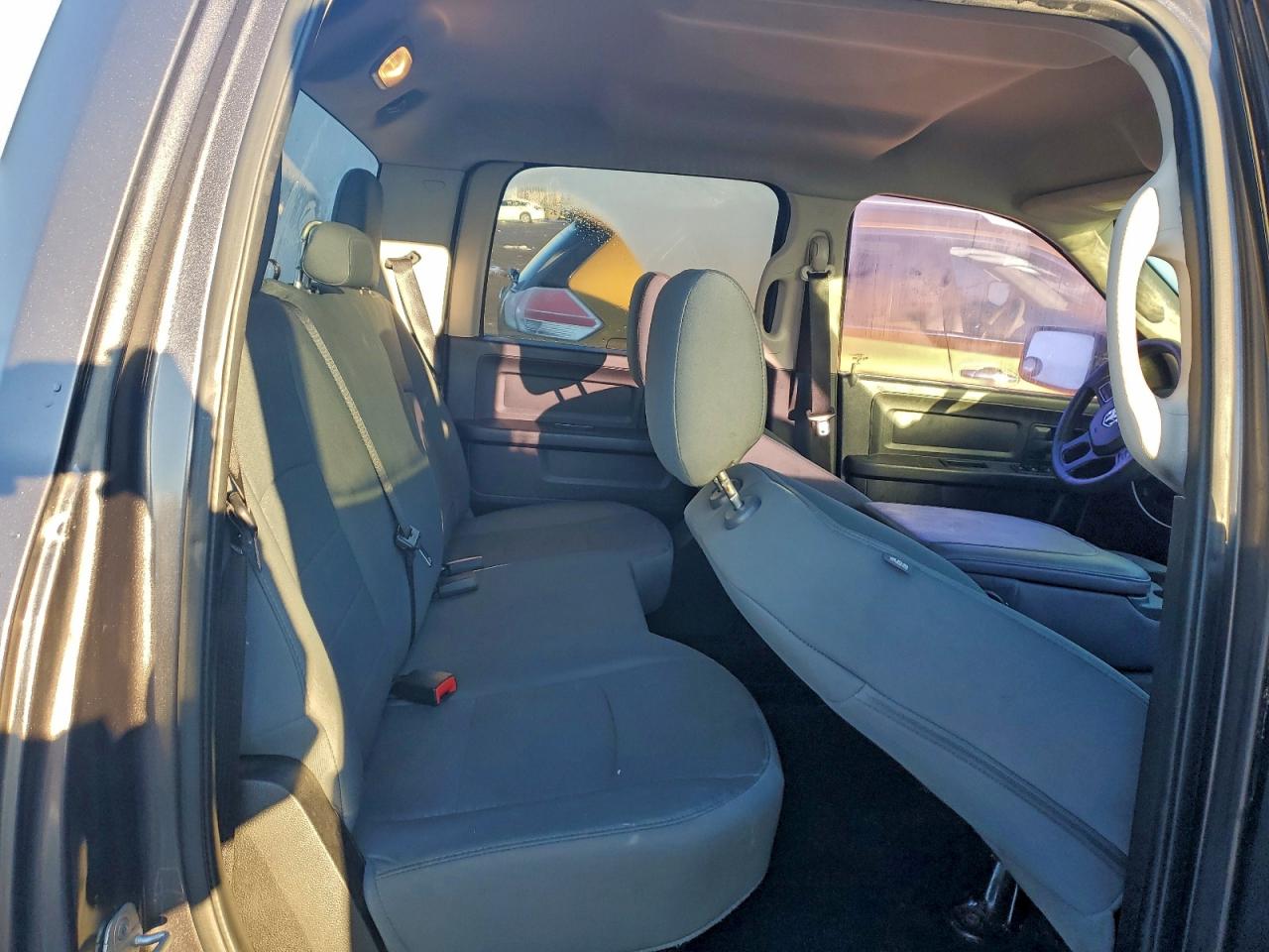 2014 RAM 1500 ST photo 28