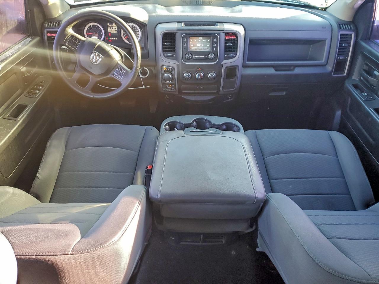 2014 RAM 1500 ST photo 22