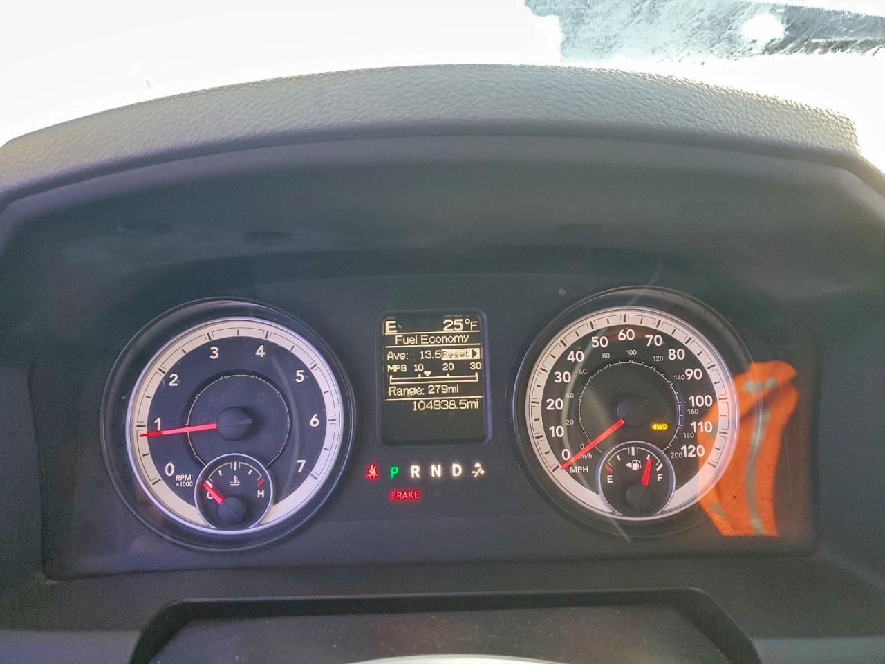 2014 RAM 1500 ST photo 25