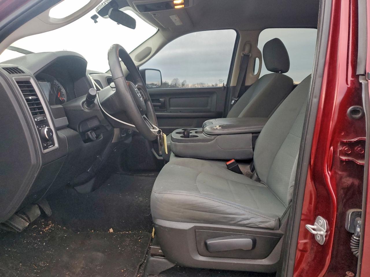 2018 RAM 1500 ST photo 13