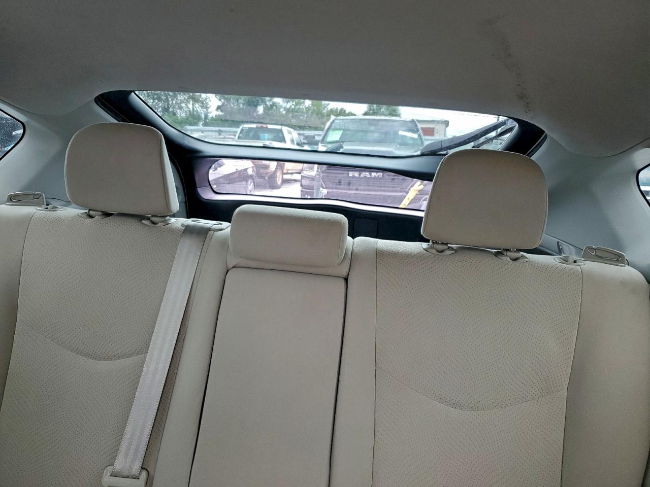 2014 TOYOTA PRIUS photo 19