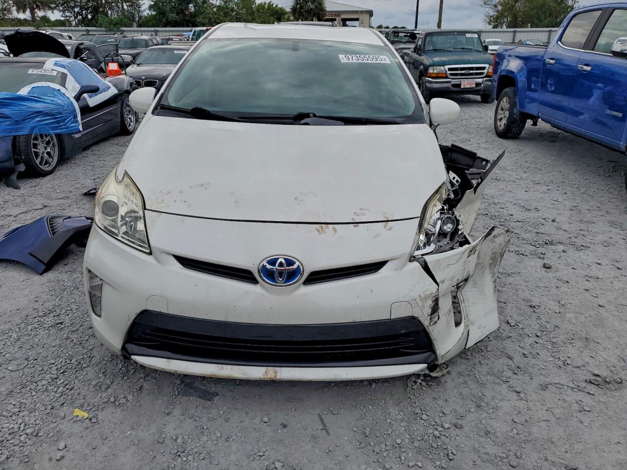 2014 TOYOTA PRIUS photo 9