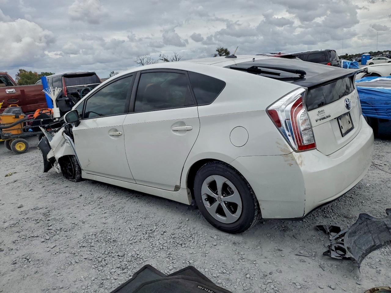 2014 TOYOTA PRIUS photo 3