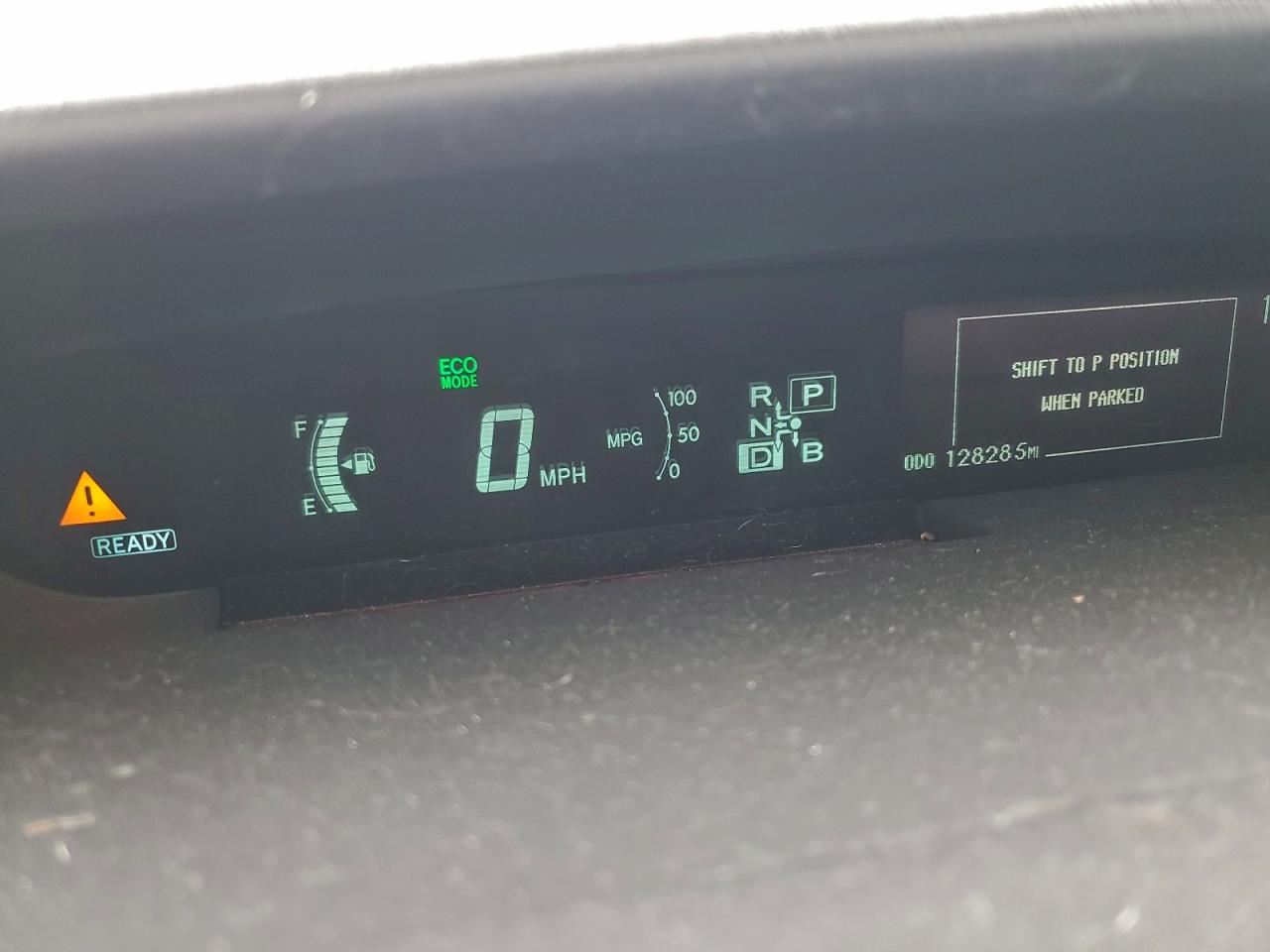 2014 TOYOTA PRIUS photo 17