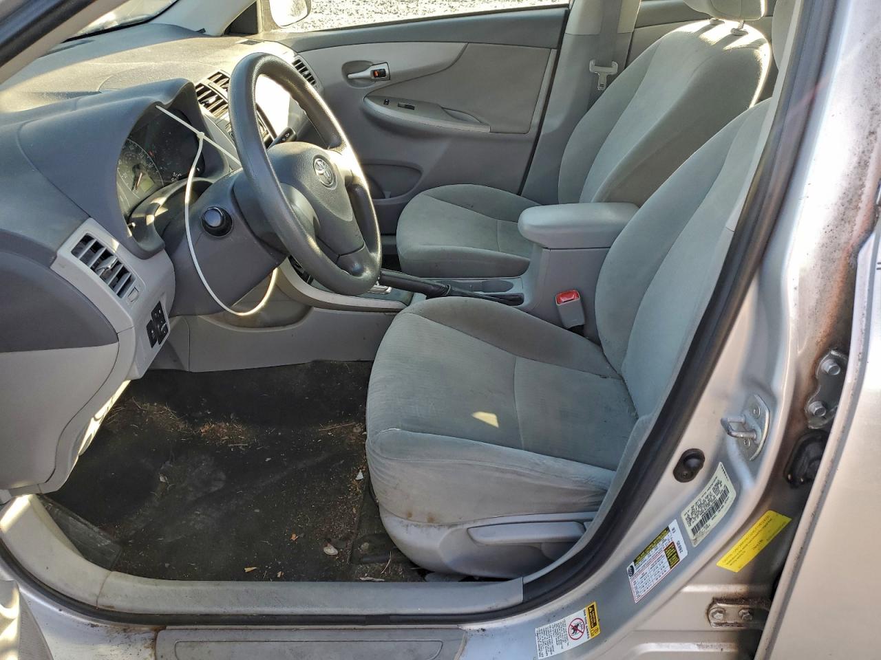 2010 TOYOTA COROLLA BASE photo 7