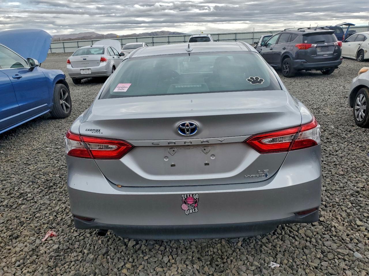 2020 TOYOTA CAMRY LE photo 6