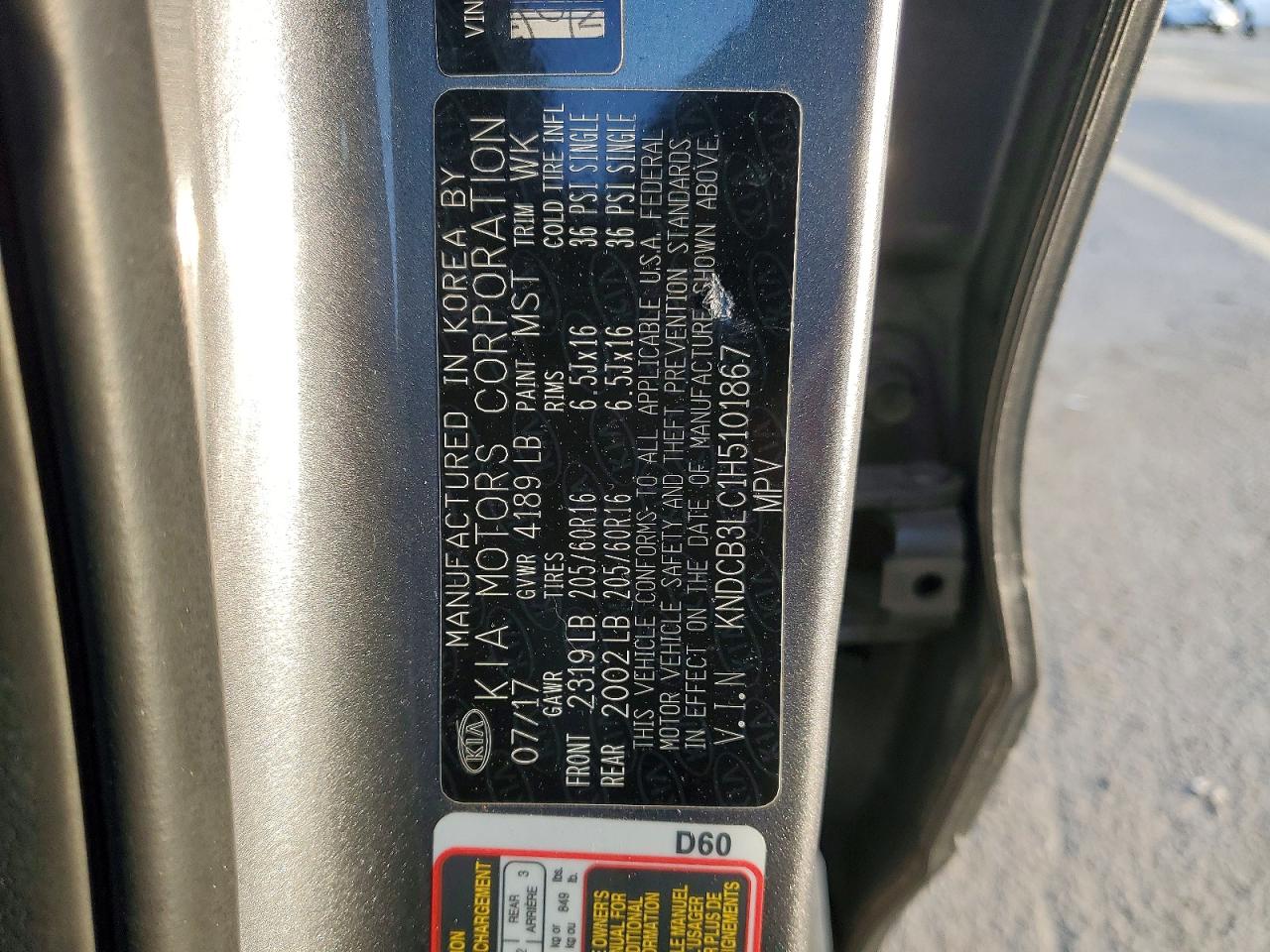 2017 KIA NIRO LX photo 13