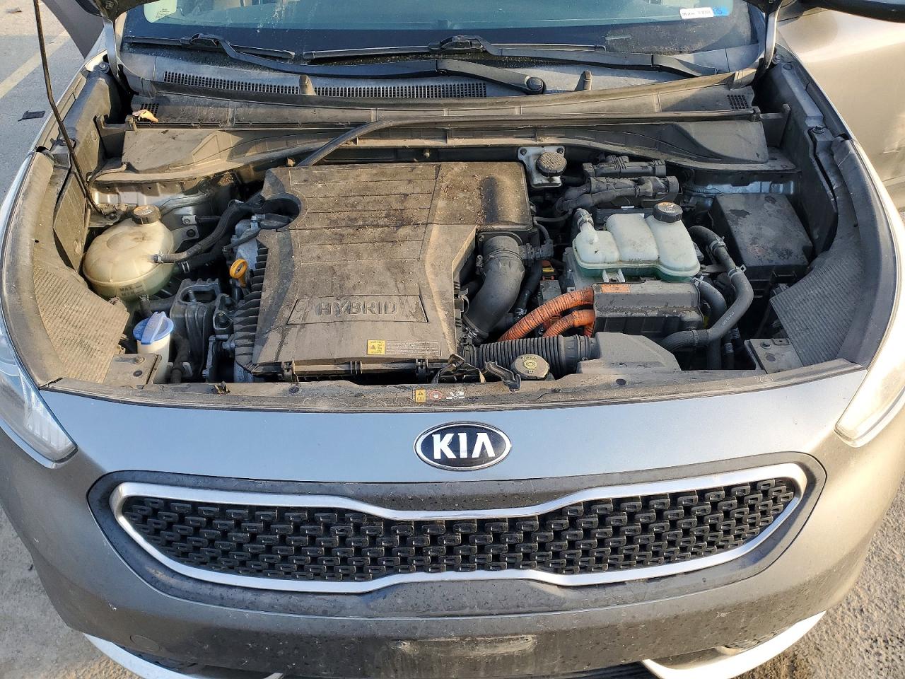 2017 KIA NIRO LX photo 12