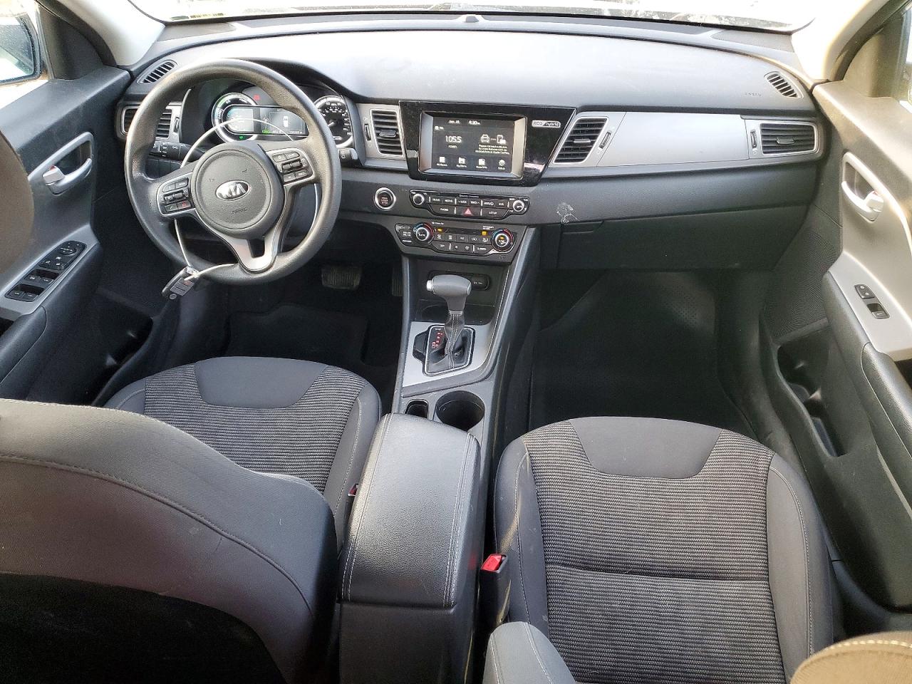 2017 KIA NIRO LX photo 8