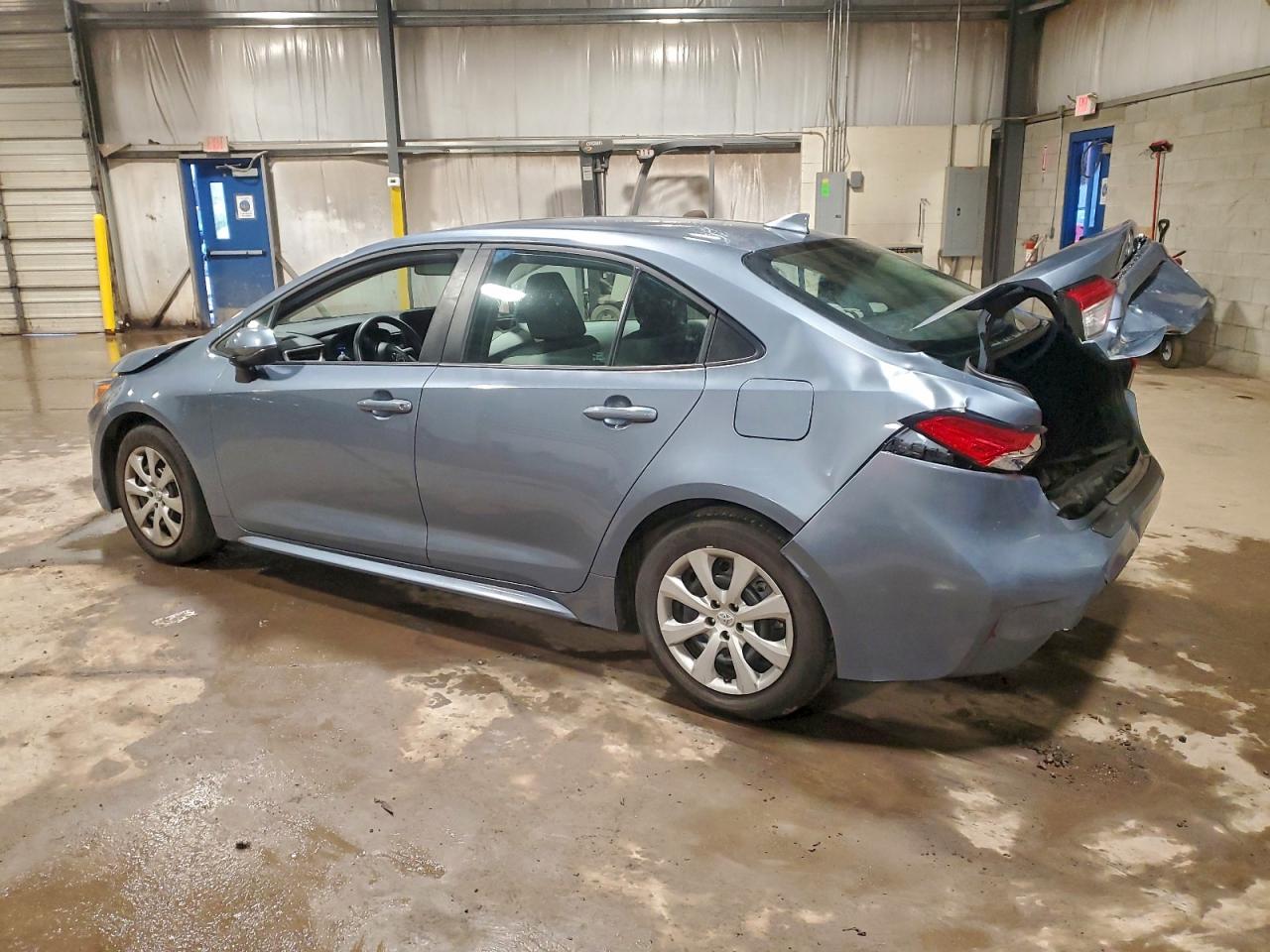 2024 TOYOTA COROLLA LE photo 2