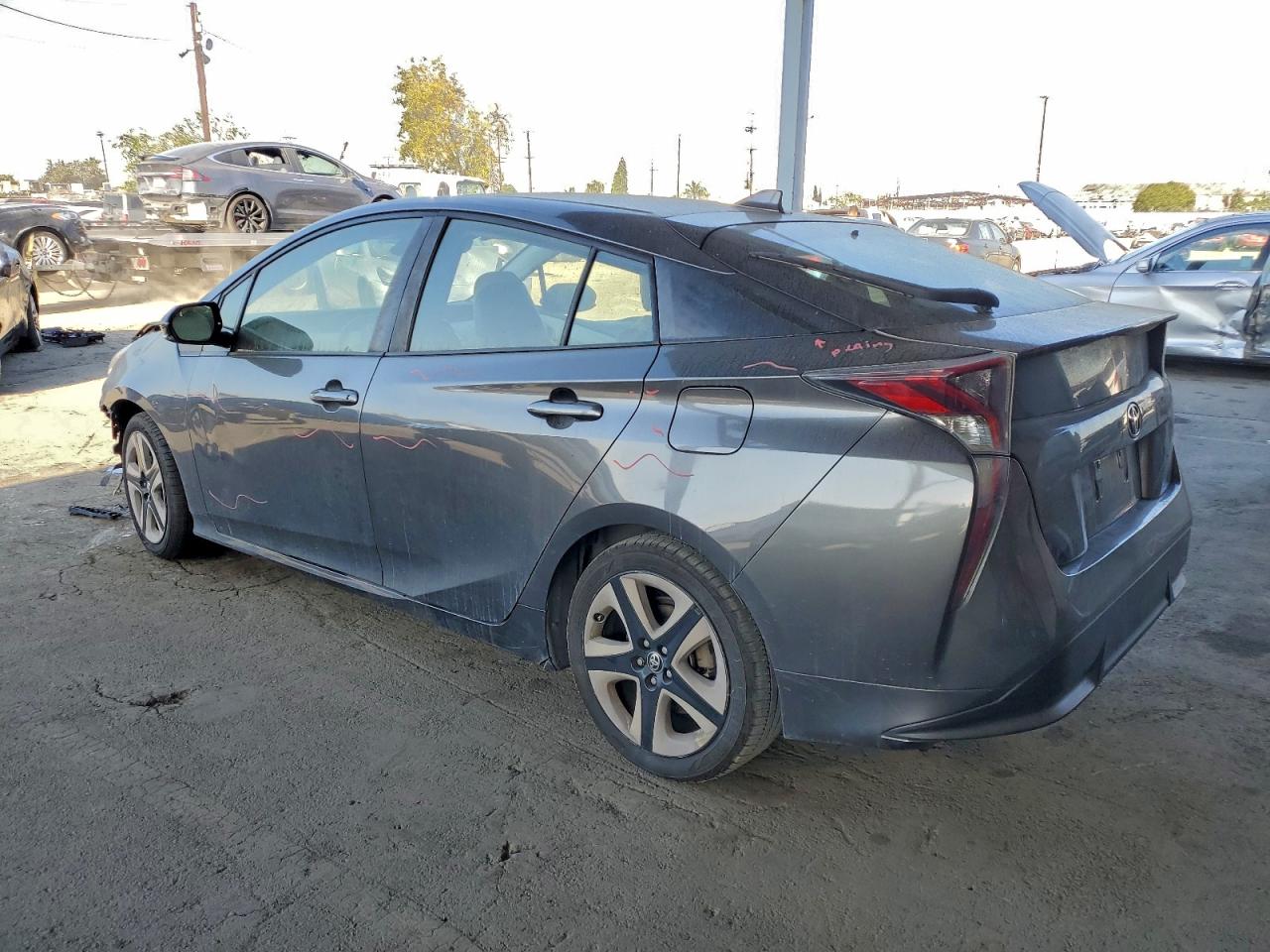 2016 TOYOTA PRIUS photo 2