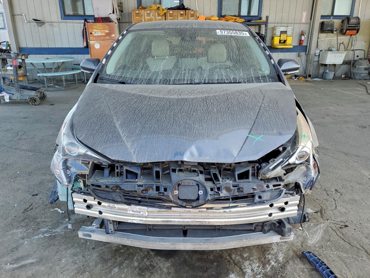 2016 TOYOTA PRIUS photo 5