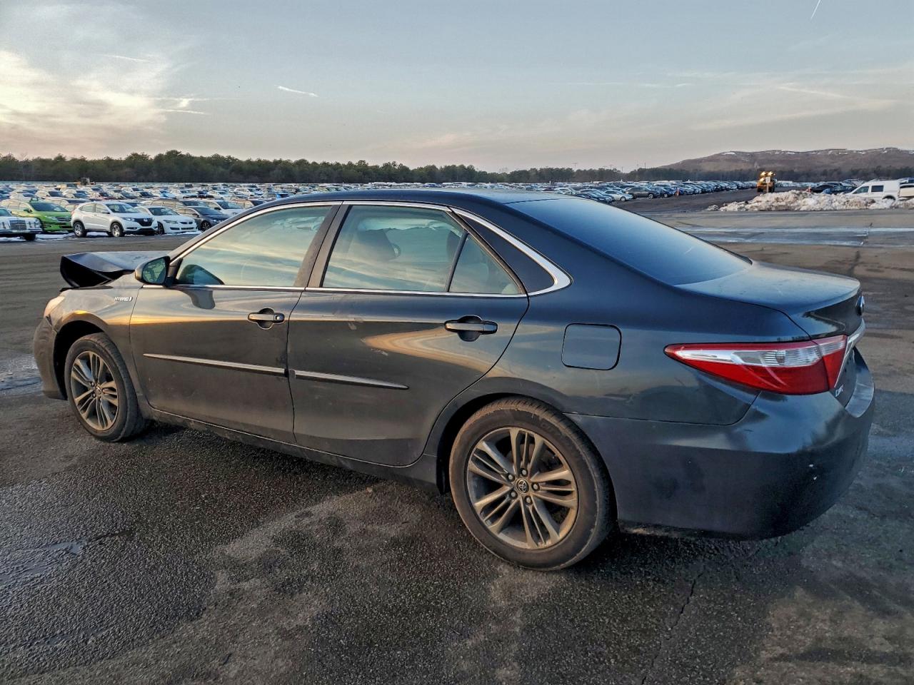 2016 TOYOTA CAMRY HYBRID photo 5