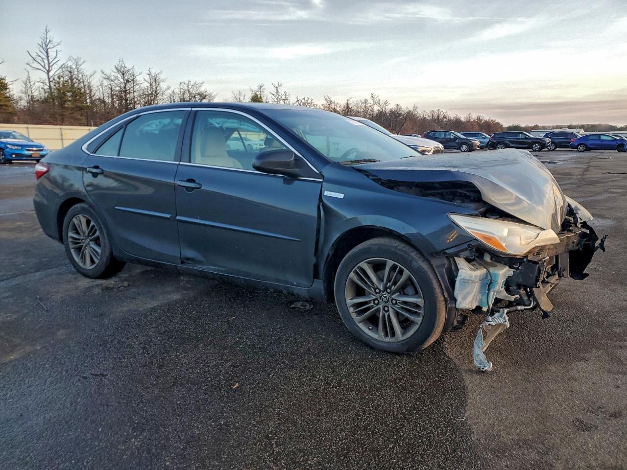 2016 TOYOTA CAMRY HYBRID photo 13