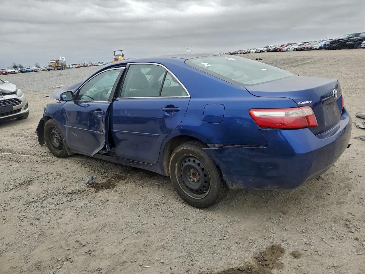 2009 TOYOTA CAMRY BASE photo 3