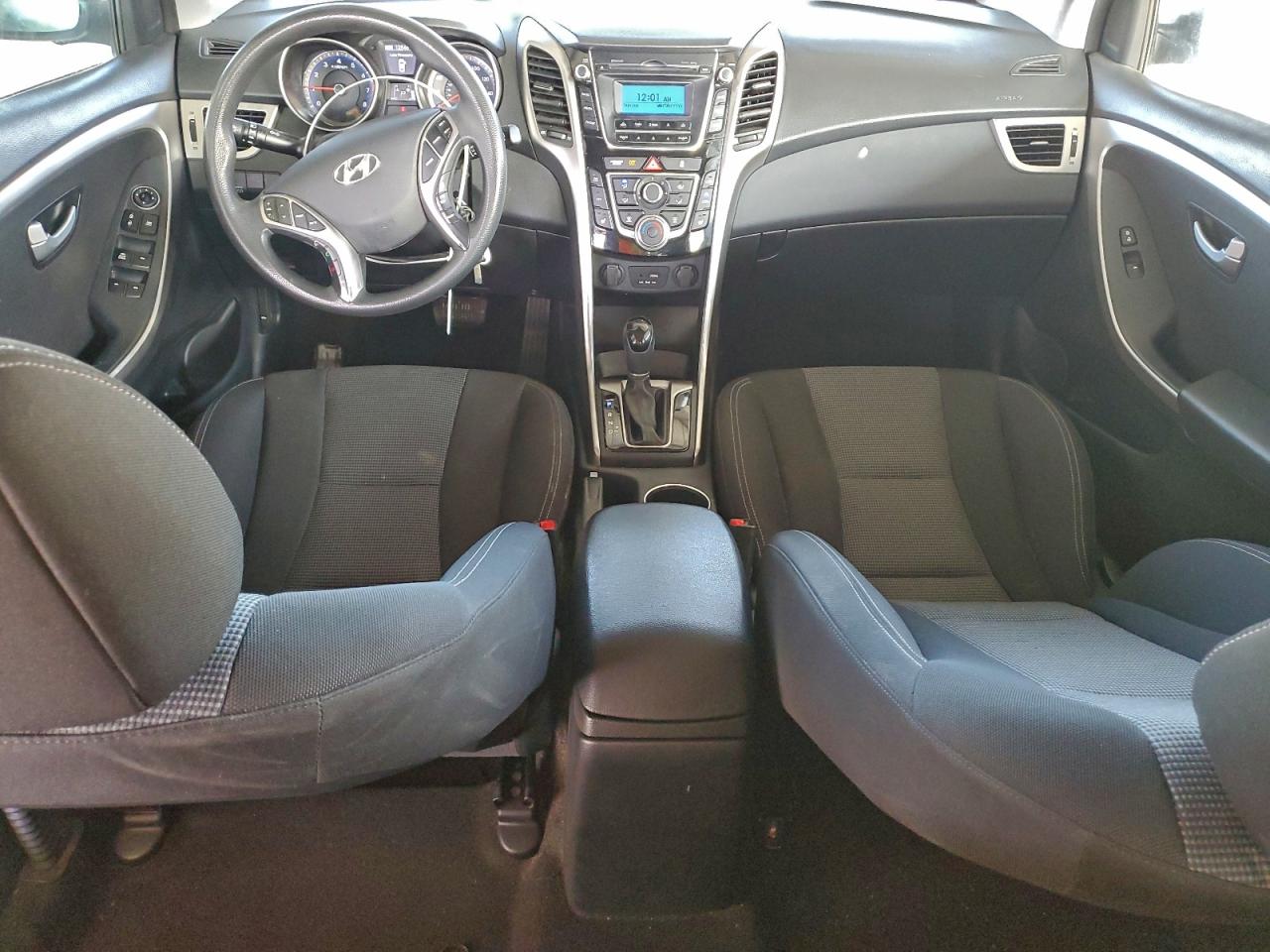 2016 HYUNDAI ELANTRA GT photo 8