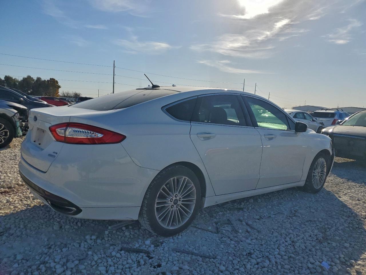 2014 FORD FUSION SE photo 3