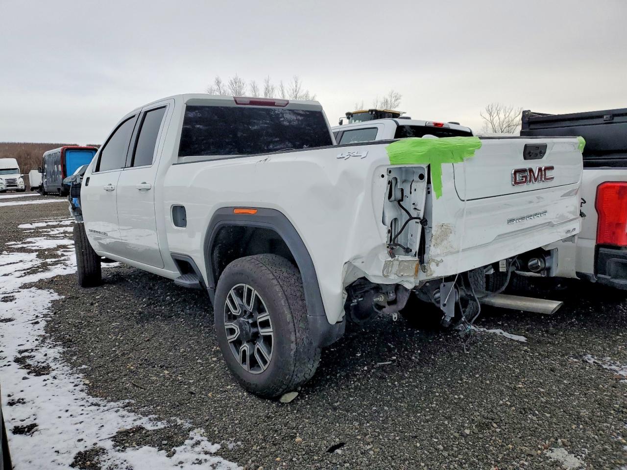 2025 GMC SIERRA K2500 SLE photo 2