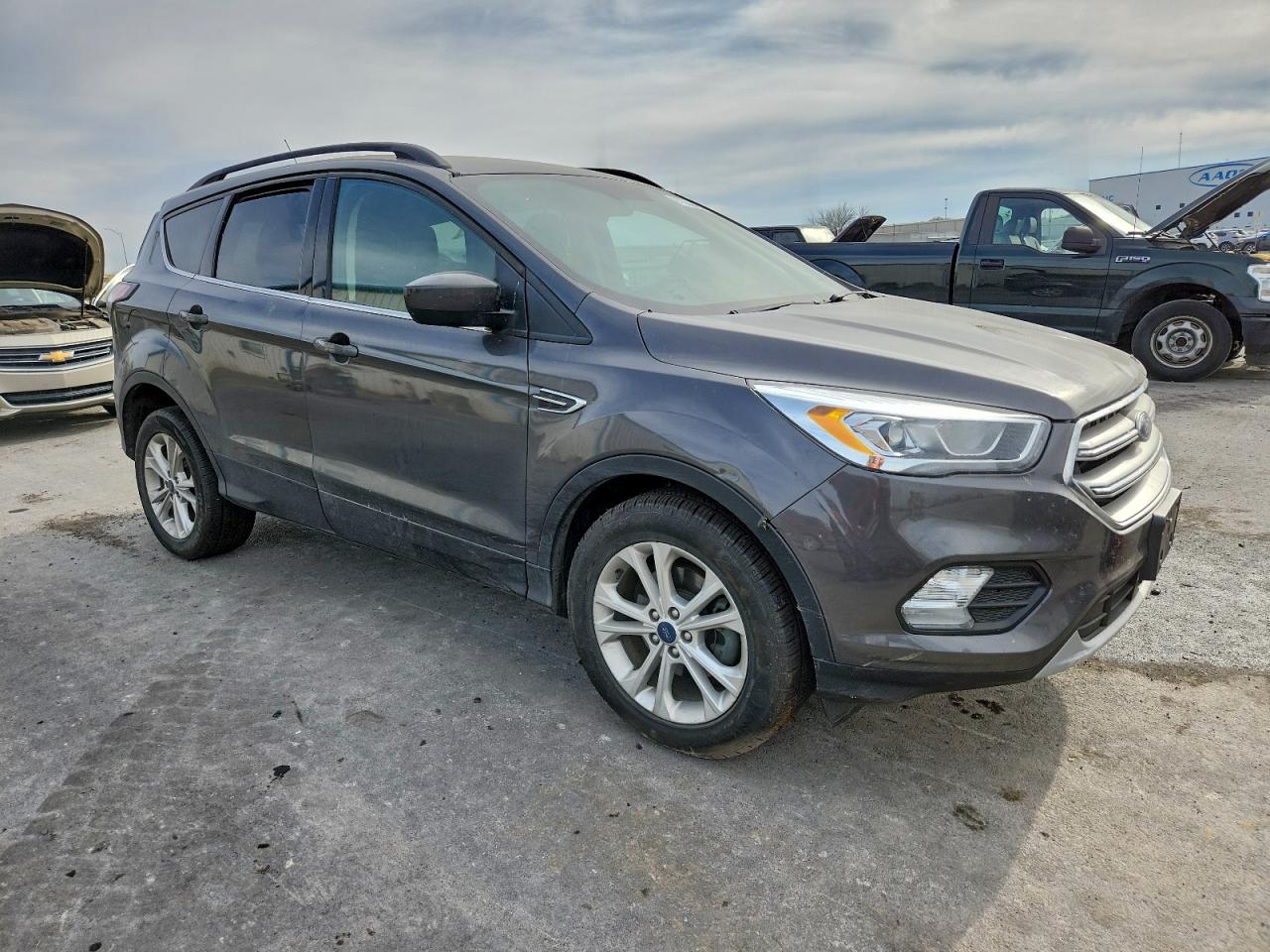 2017 FORD ESCAPE SE photo 10