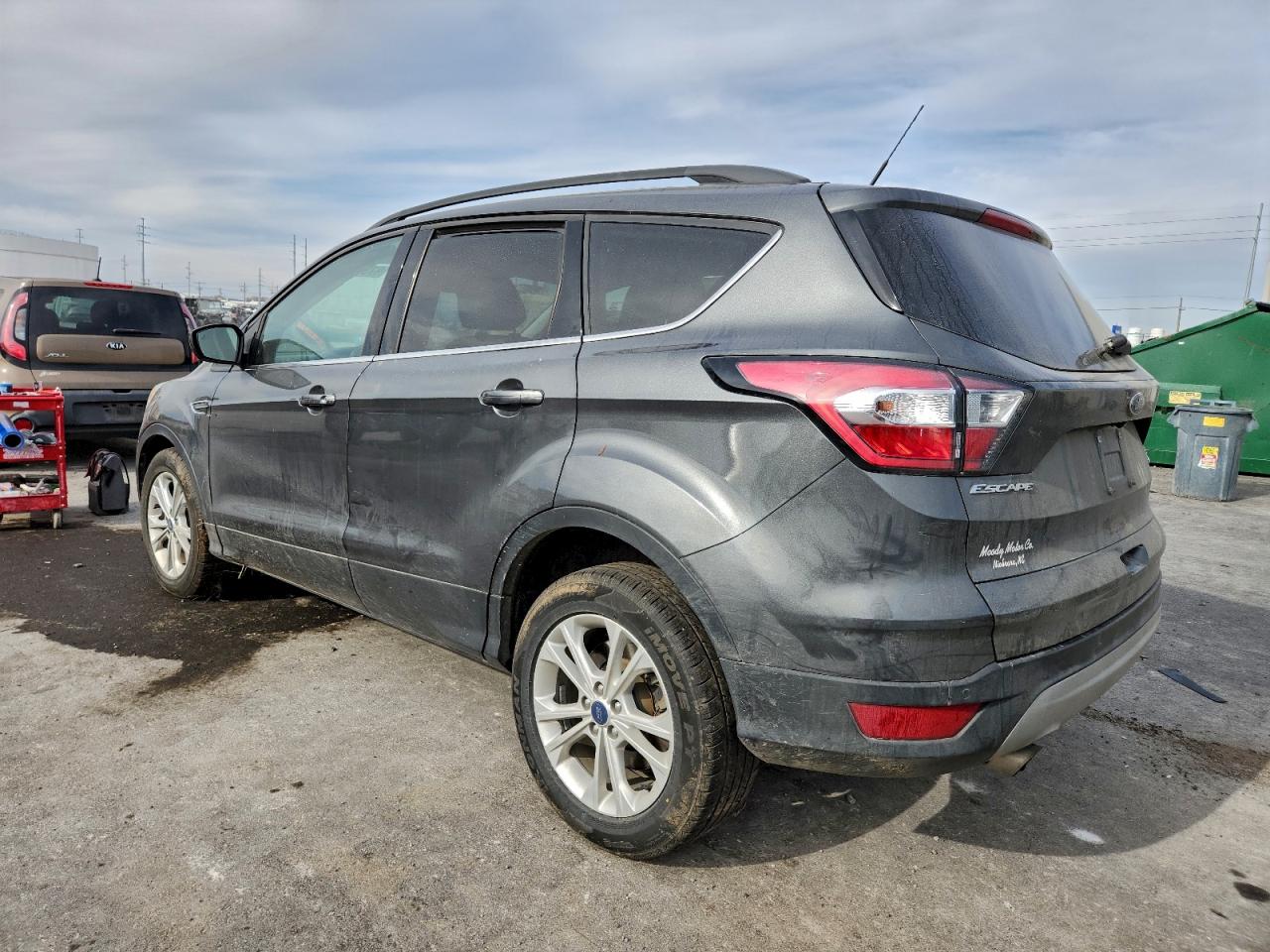 2017 FORD ESCAPE SE photo 4