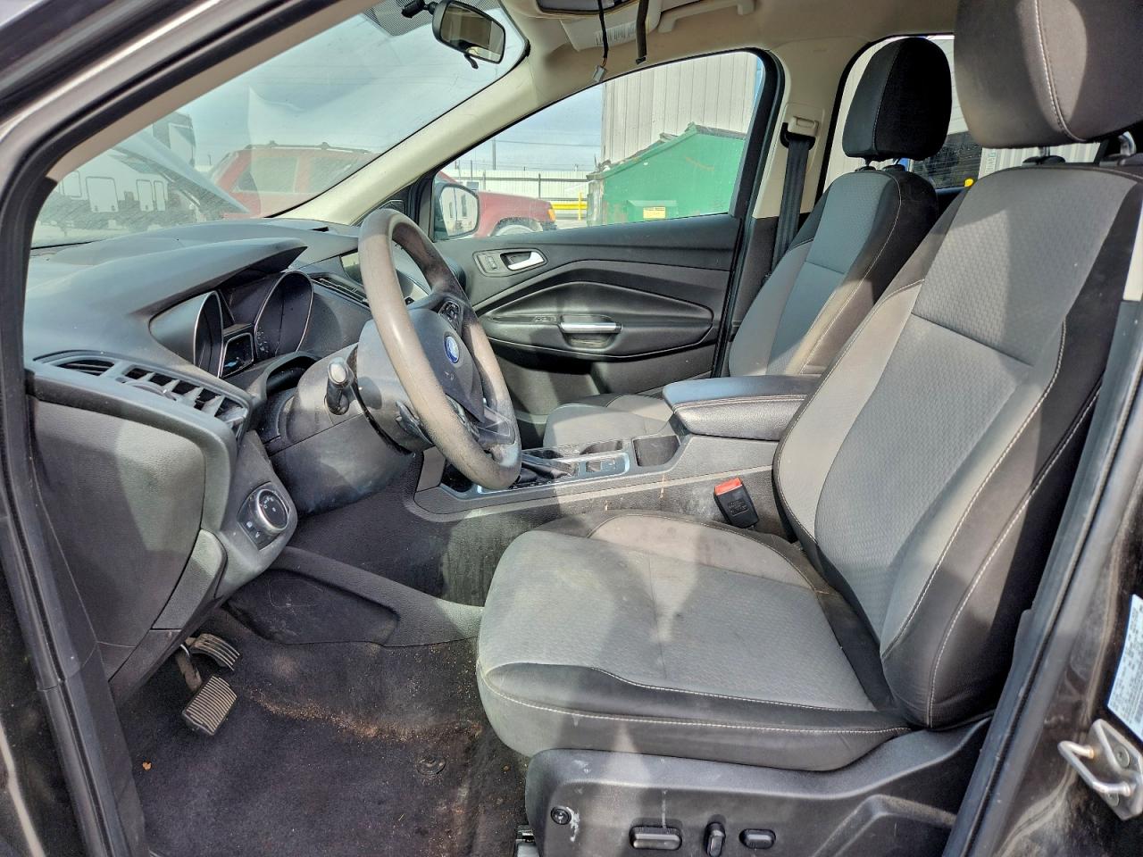 2017 FORD ESCAPE SE photo 19