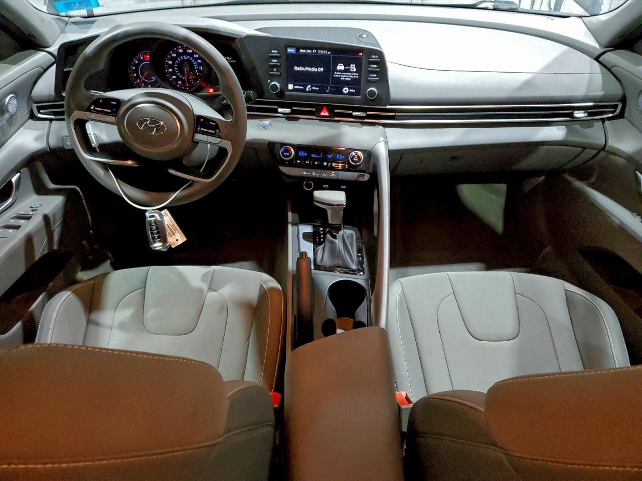 2022 HYUNDAI ELANTRA SEL photo 8