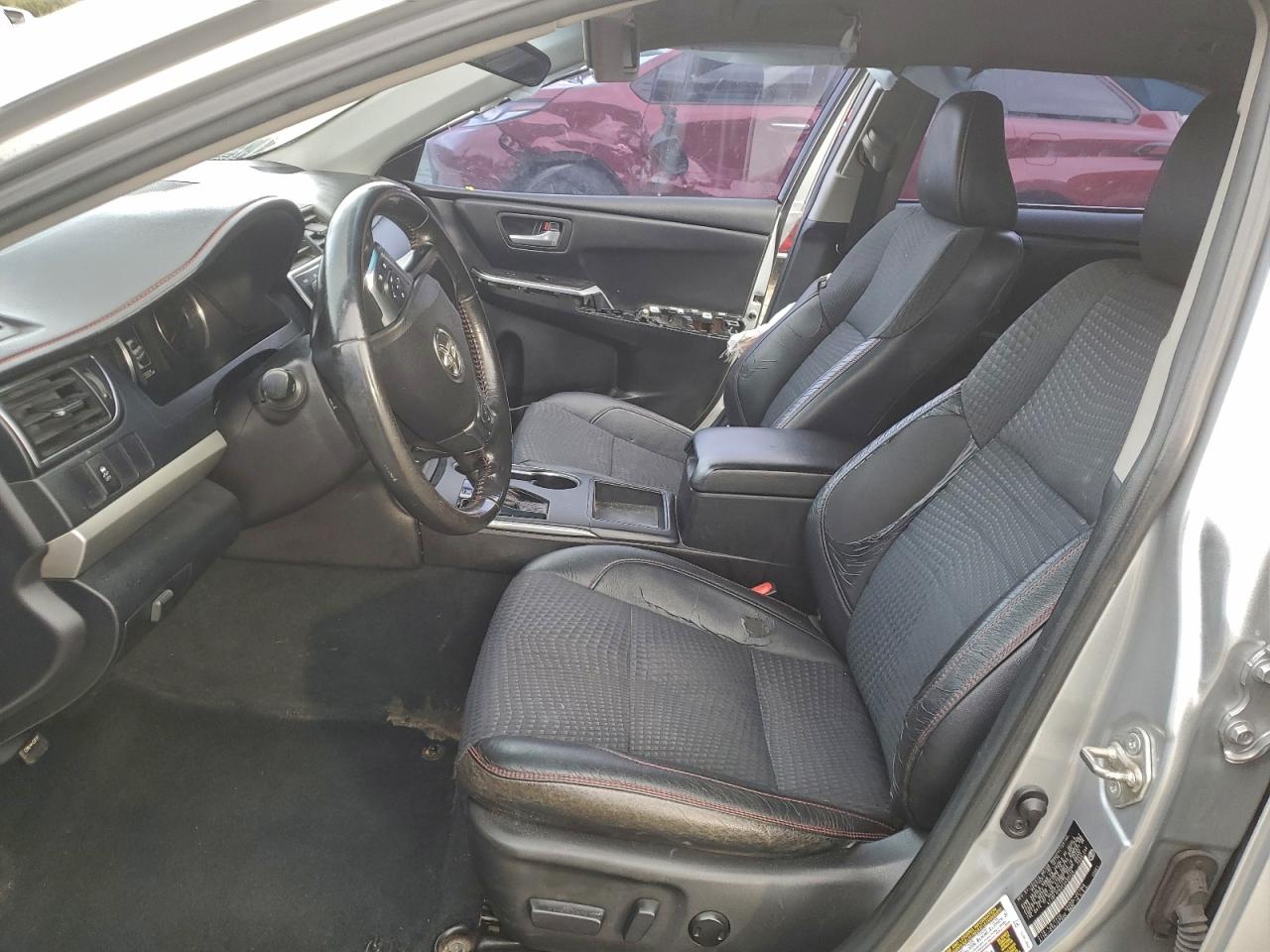 2015 TOYOTA CAMRY LE photo 19