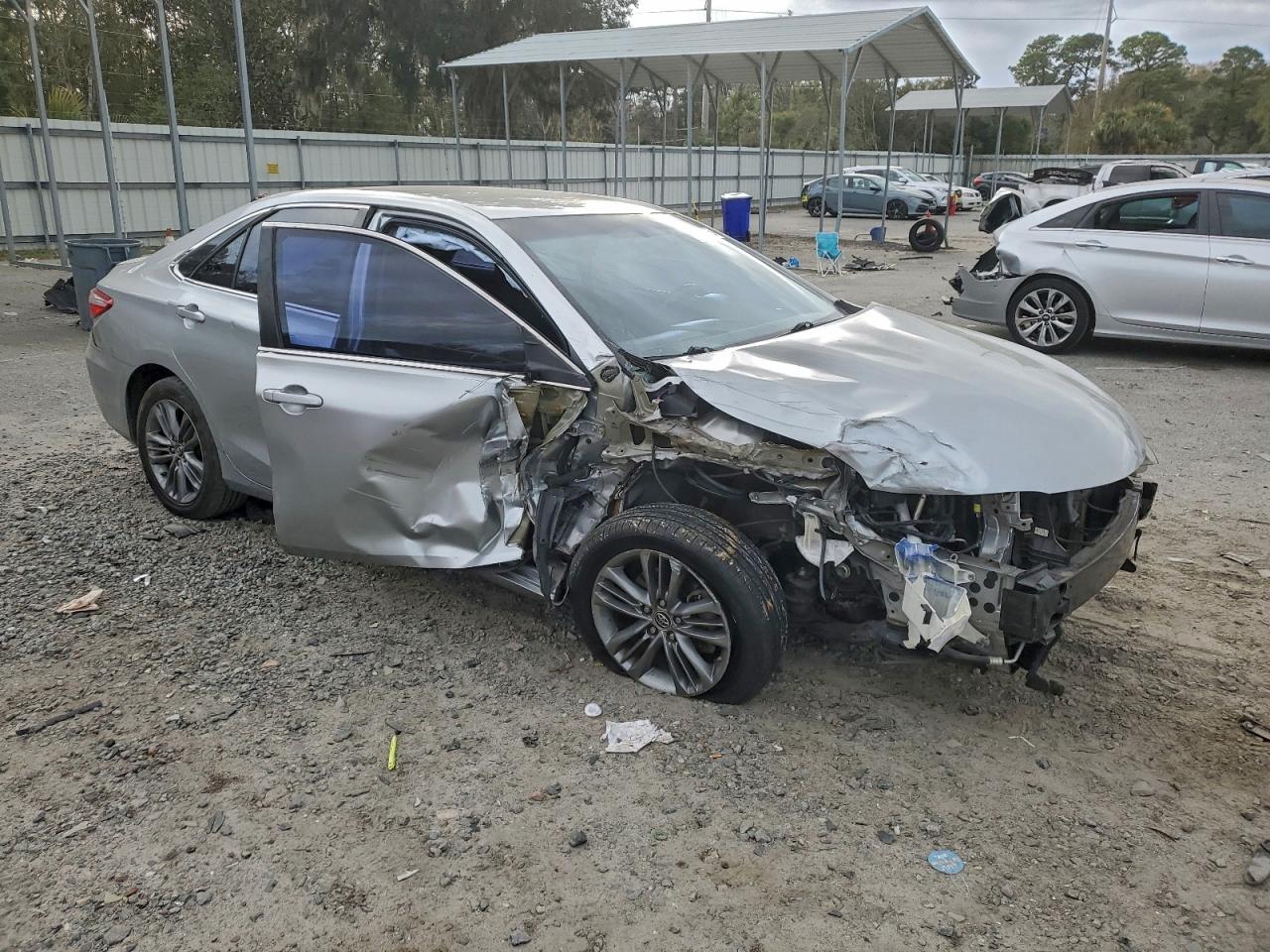 2015 TOYOTA CAMRY LE photo 10