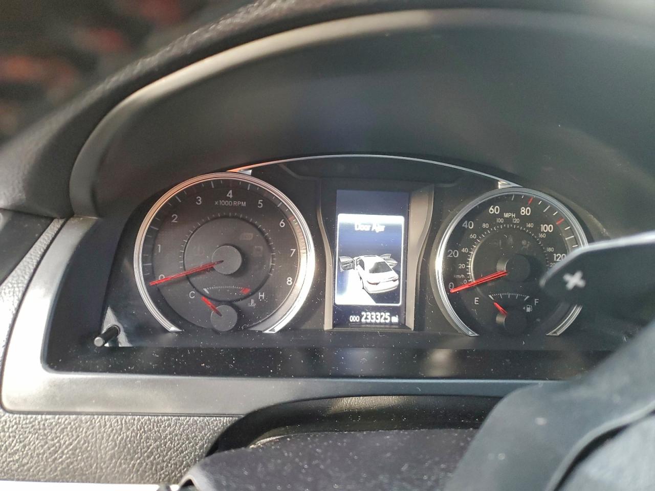 2015 TOYOTA CAMRY LE photo 25