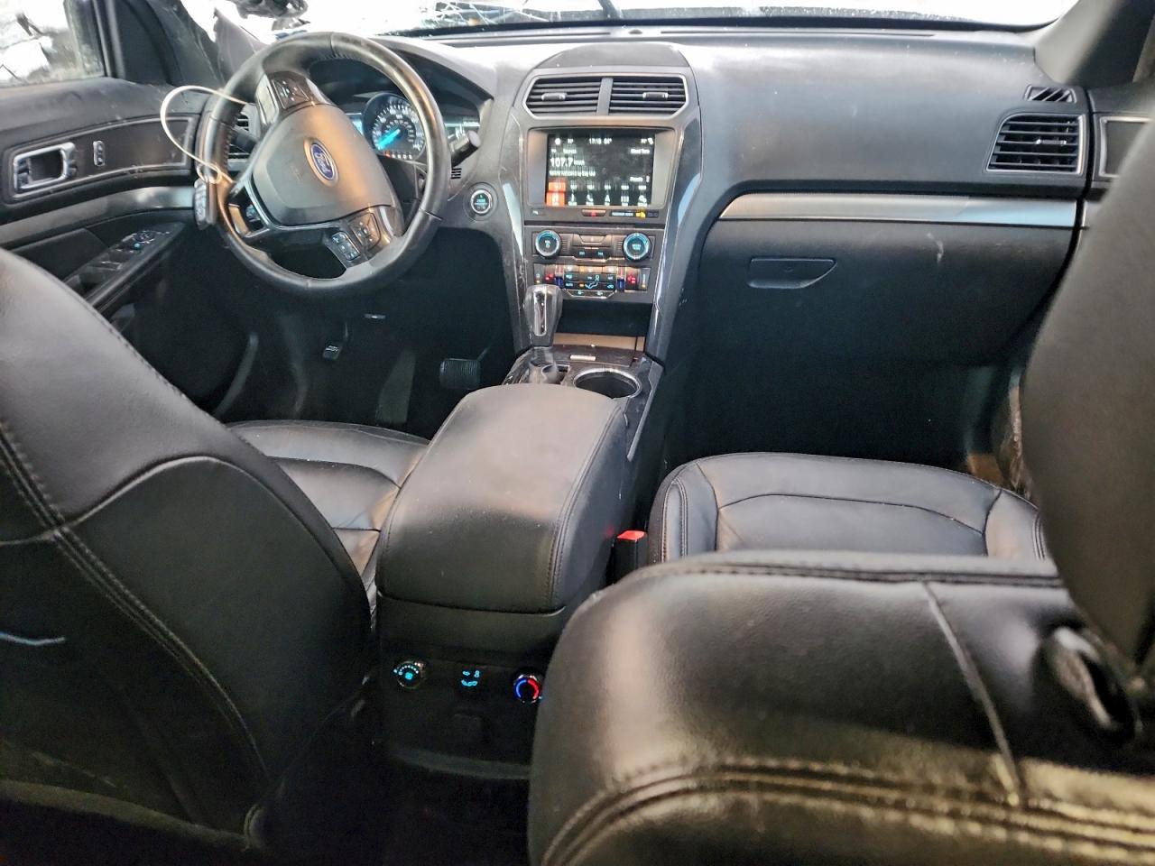 2018 FORD EXPLORER XLT photo 8