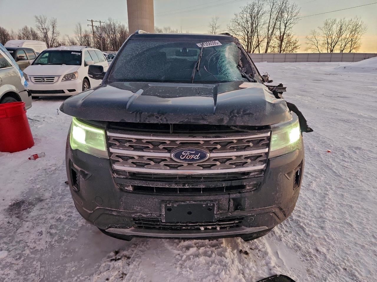 2018 FORD EXPLORER XLT photo 5