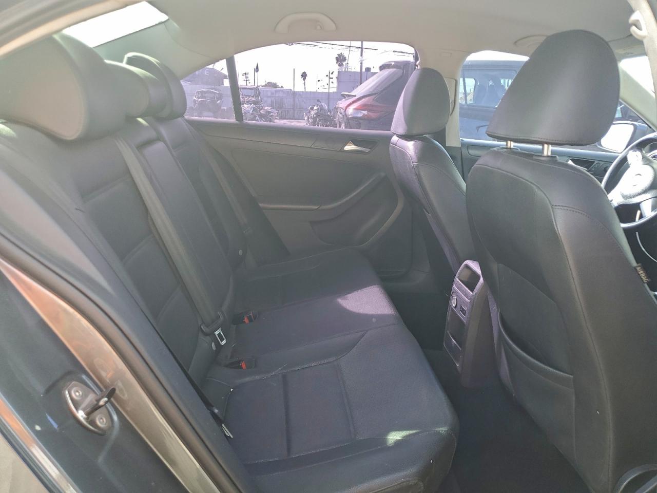 2011 VOLKSWAGEN JETTA SE photo 10