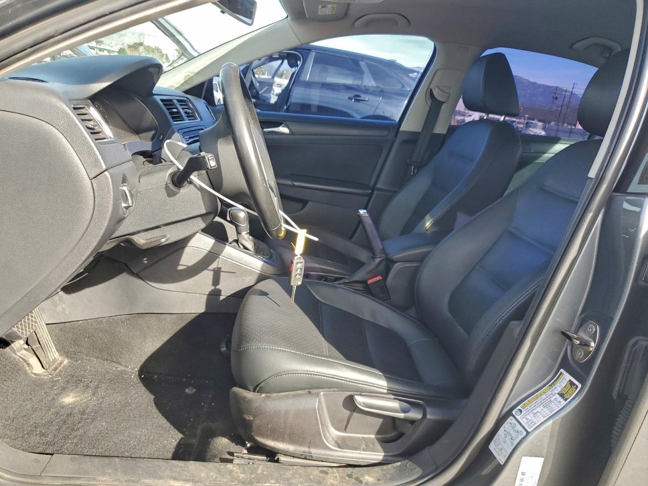2011 VOLKSWAGEN JETTA SE photo 7