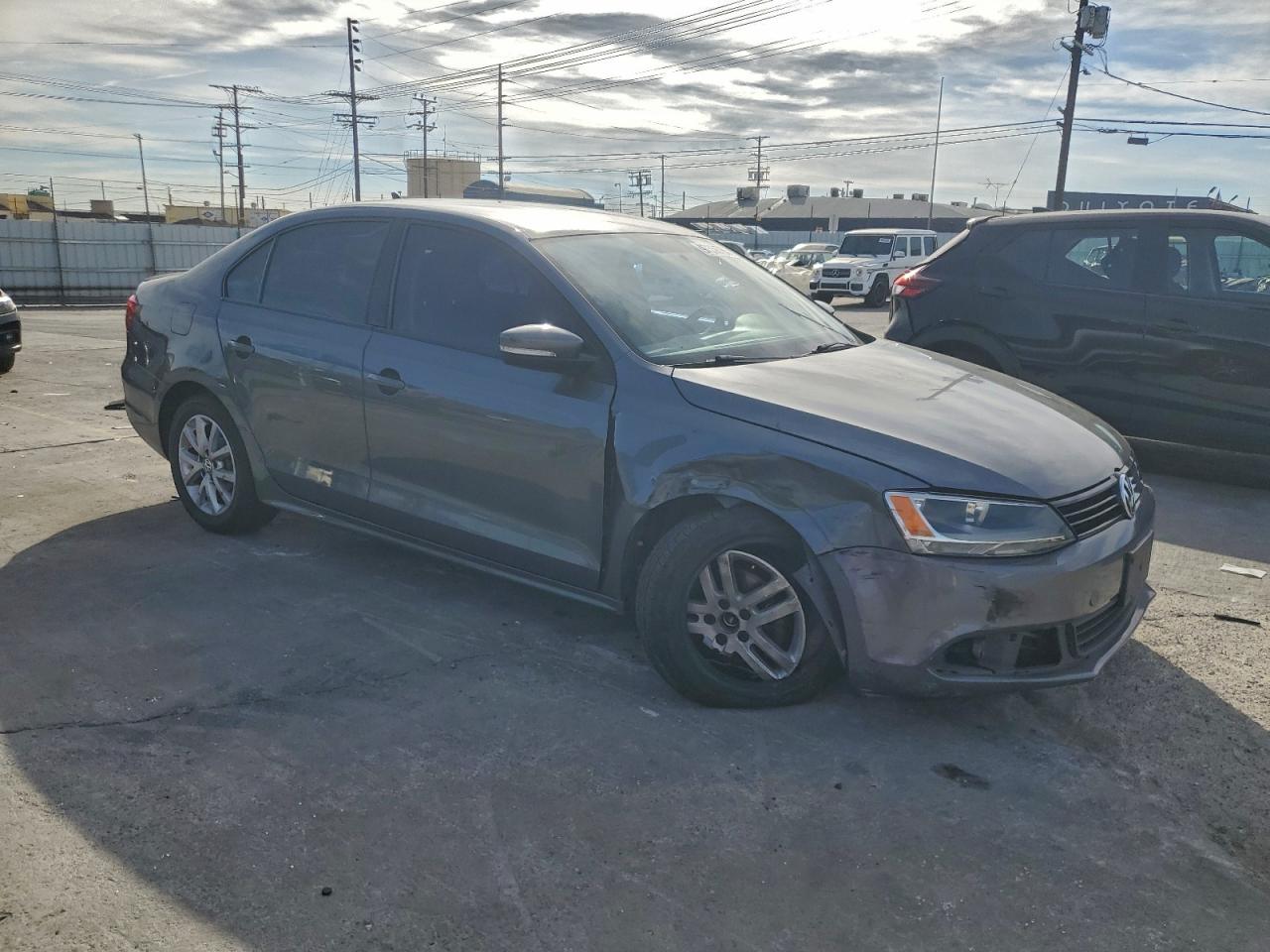 2011 VOLKSWAGEN JETTA SE photo 4
