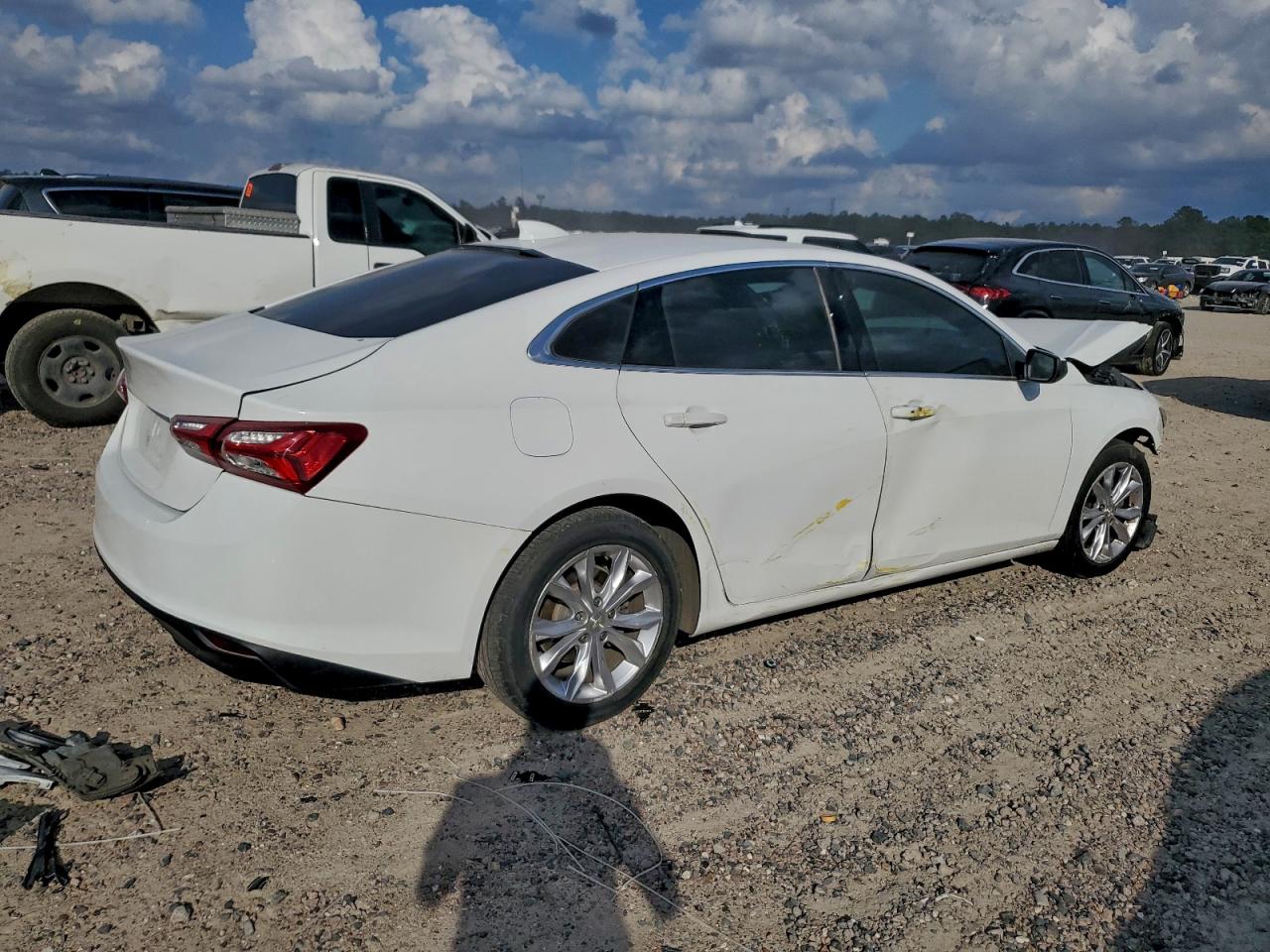 2020 CHEVROLET MALIBU LT photo 3