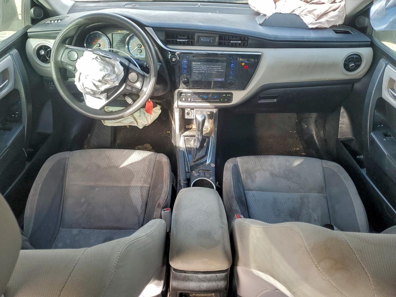 2019 TOYOTA COROLLA LE photo 15