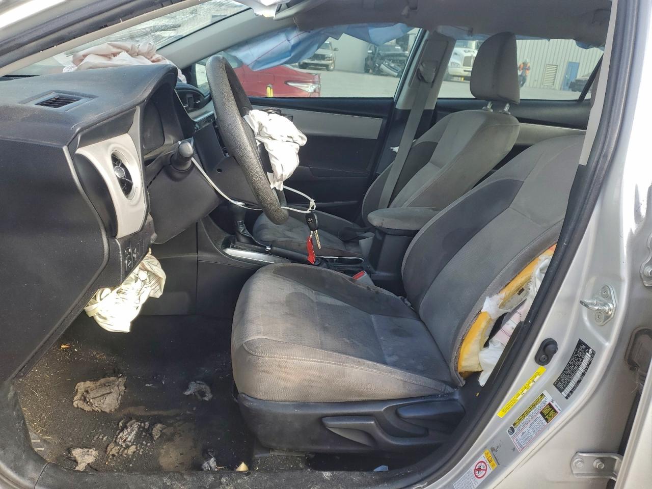 2019 TOYOTA COROLLA LE photo 13