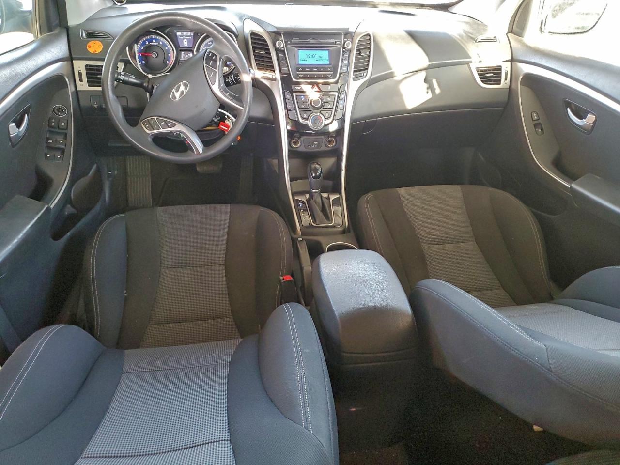 2017 HYUNDAI ELANTRA GT photo 15