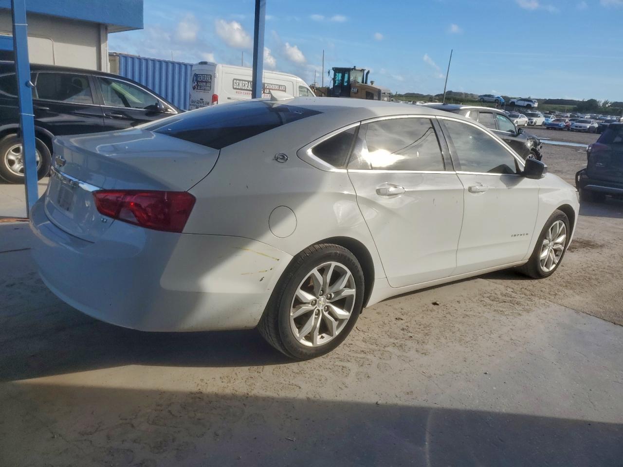 2018 CHEVROLET IMPALA LT photo 3