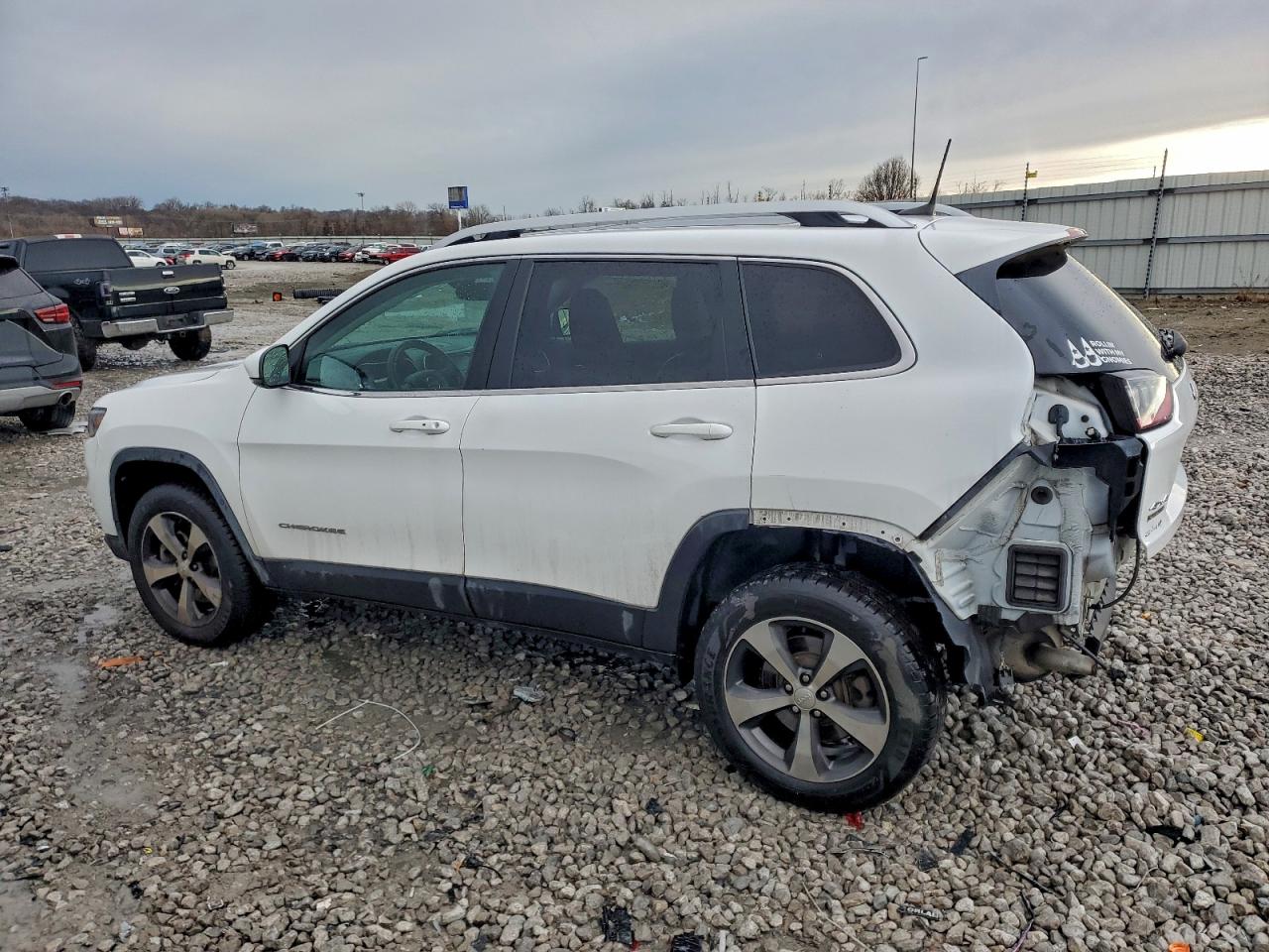 2019 JEEP CHEROKEE LIMITED photo 2