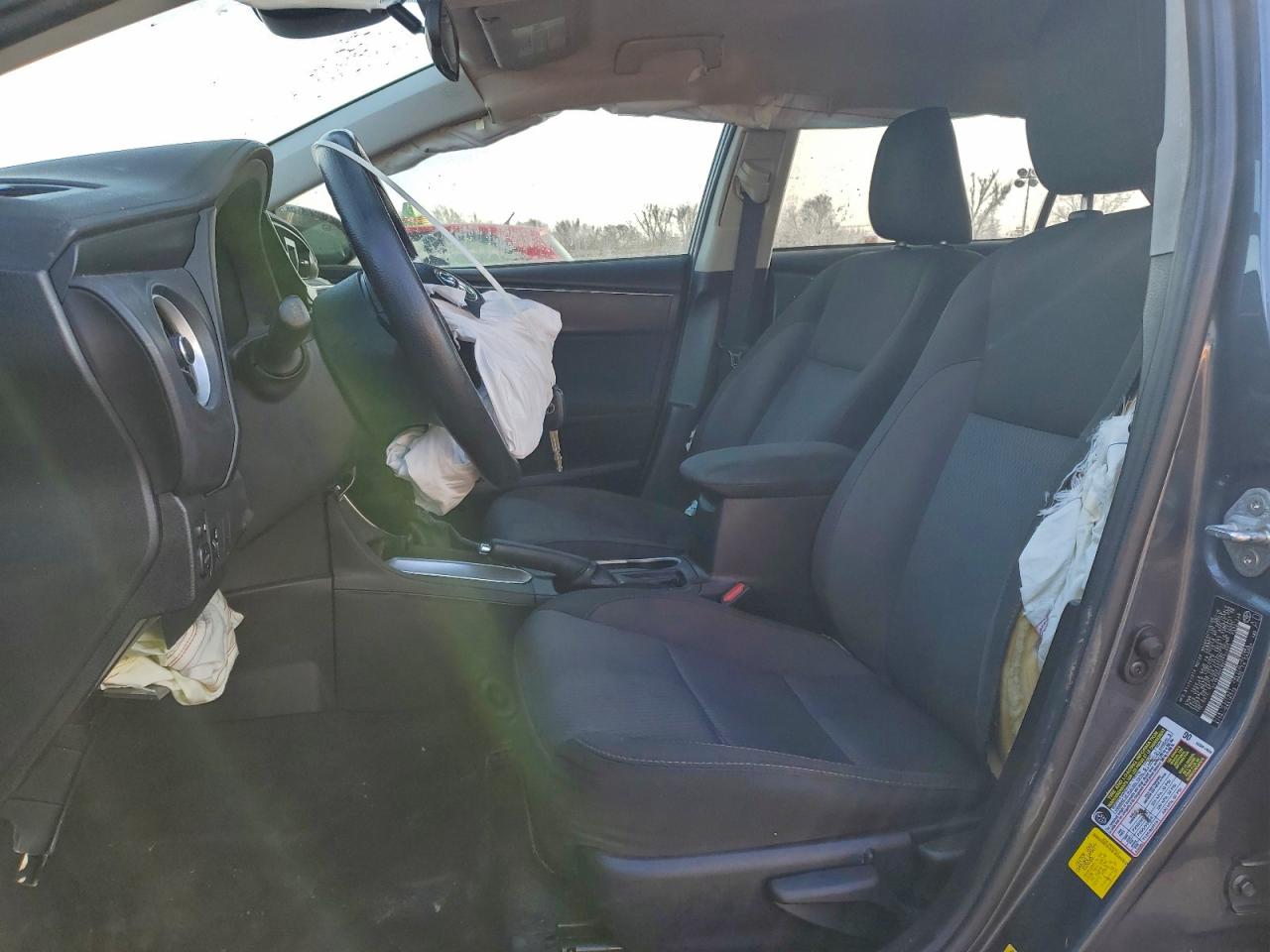 2017 TOYOTA COROLLA L photo 19