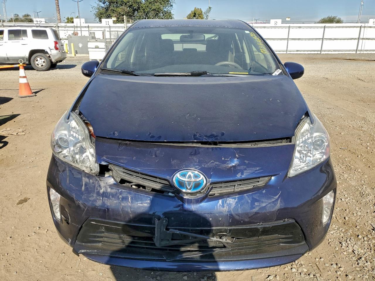 2015 TOYOTA PRIUS photo 9