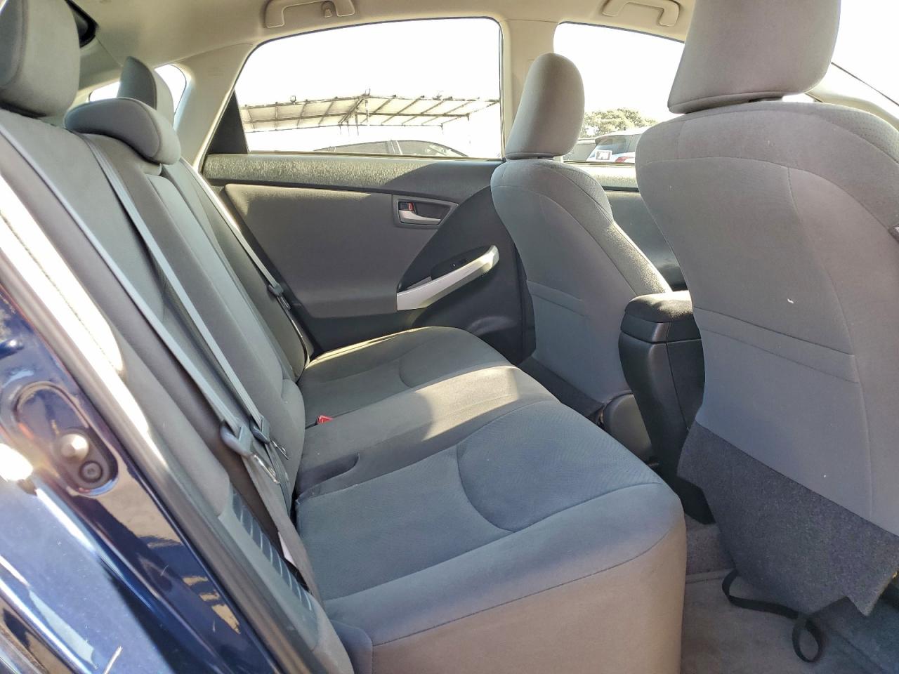 2015 TOYOTA PRIUS photo 19