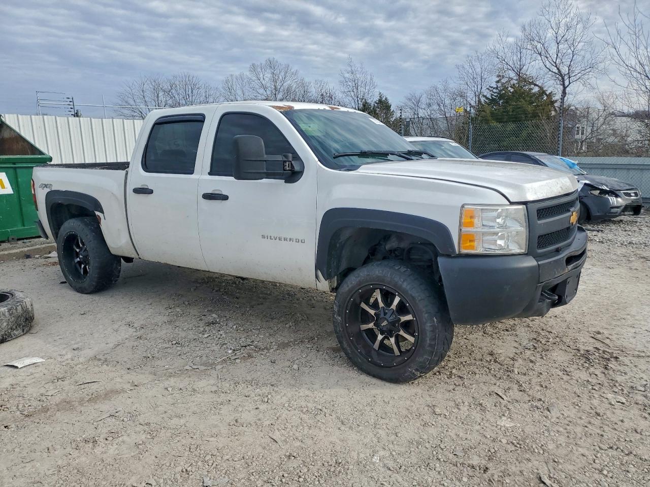 2013 CHEVROLET SILVERADO K1500 photo 4