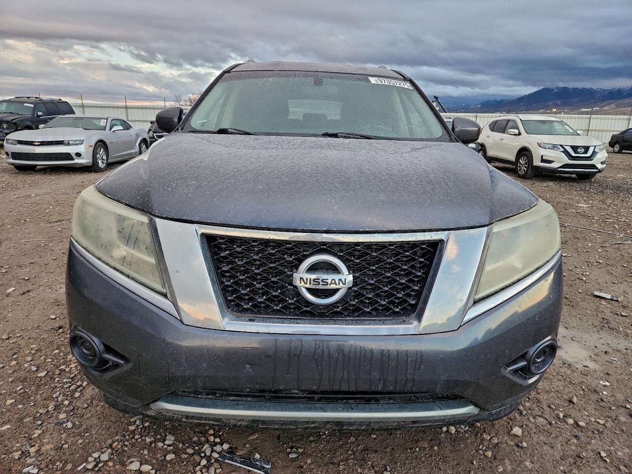 2013 NISSAN PATHFINDER S photo 5