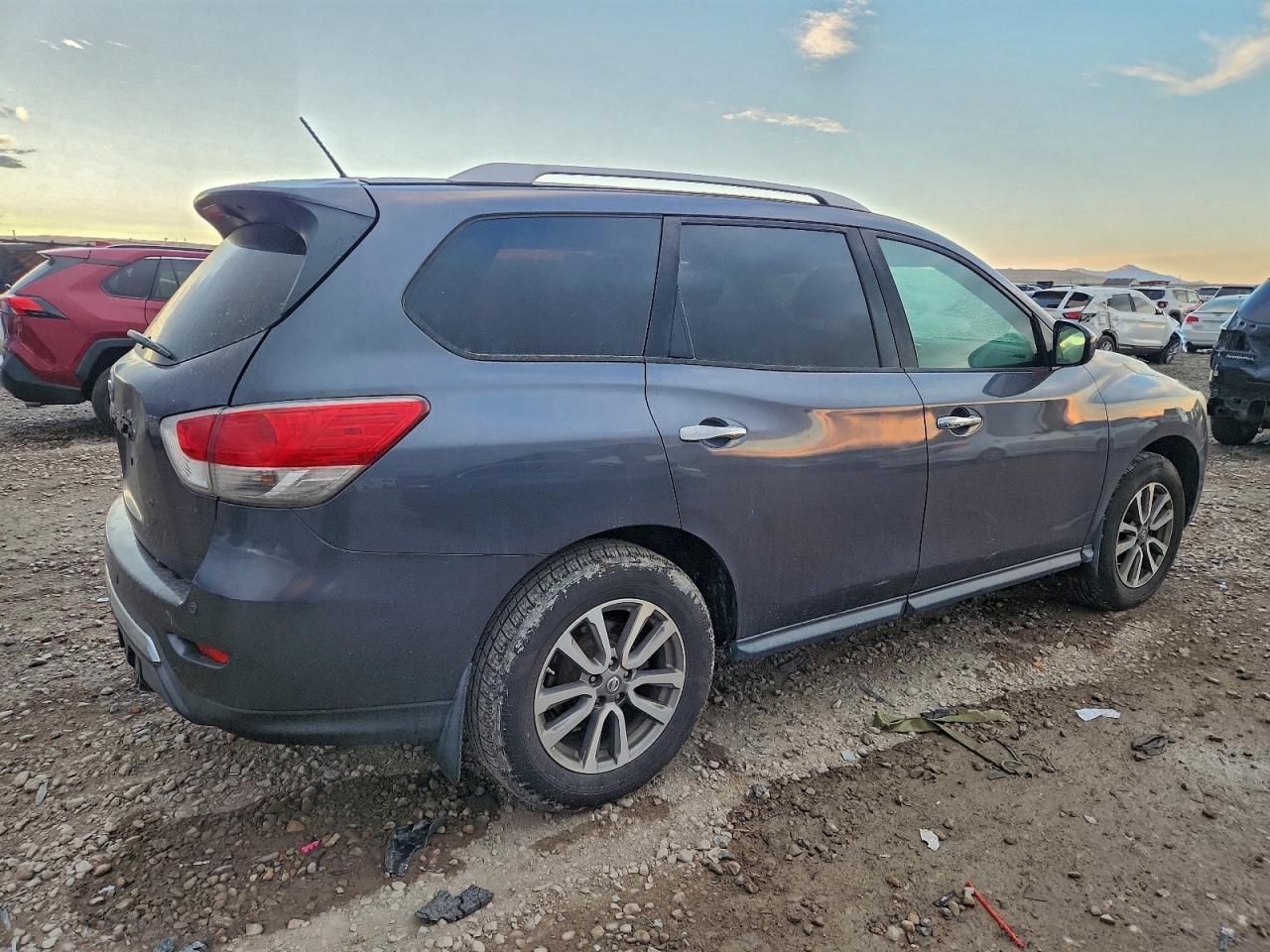 2013 NISSAN PATHFINDER S photo 3