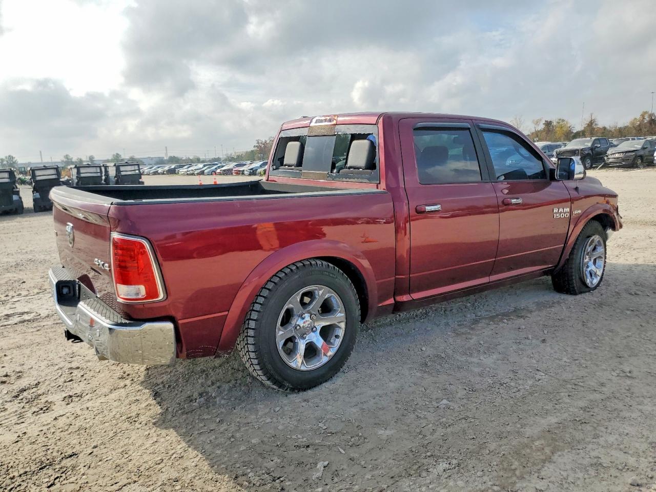 2016 RAM 1500 LARAMIE photo 3